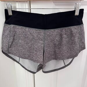 Lululemon discontinued Hotty Hot shorts 6 excellent condition